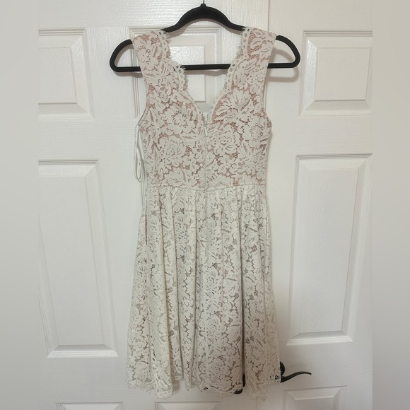 Lulus White Lace Dress Midi Size XS Extra Small, Wedding, Bridal, Bachelorette - Picture 4 of 8